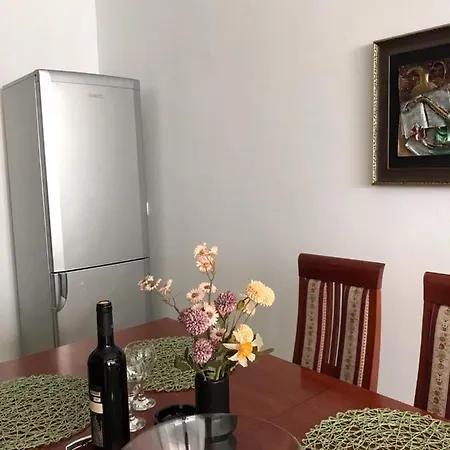 דירה Lana באינה באשטה